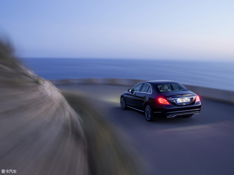 2015��YC�����ʽ��τ���(�M��) C 300
