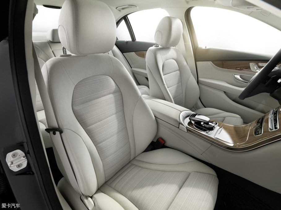 2015��YC�����ʽ��τ���(�M��) C 300