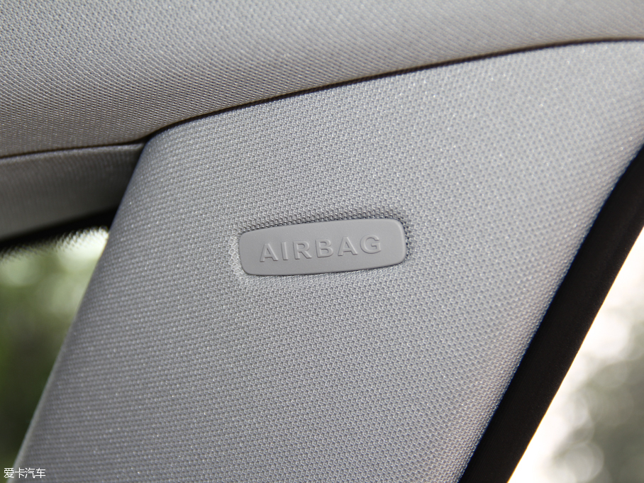 2015YC(M(jn)) C 200