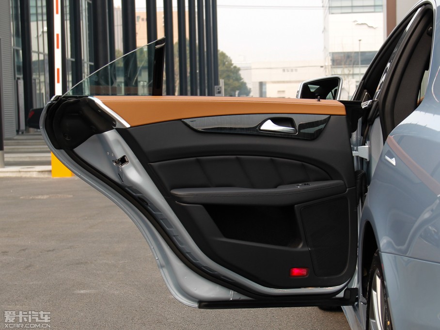 2015YCLS CLS 400 4MATIC