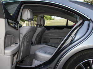 2015款CLS 400 4MATIC 后排空间