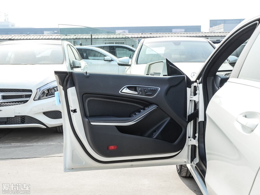 2015YCLA CLA 200 r