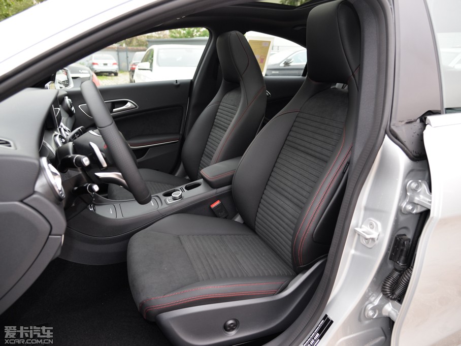 2015YCLA CLA 220 4MATIC