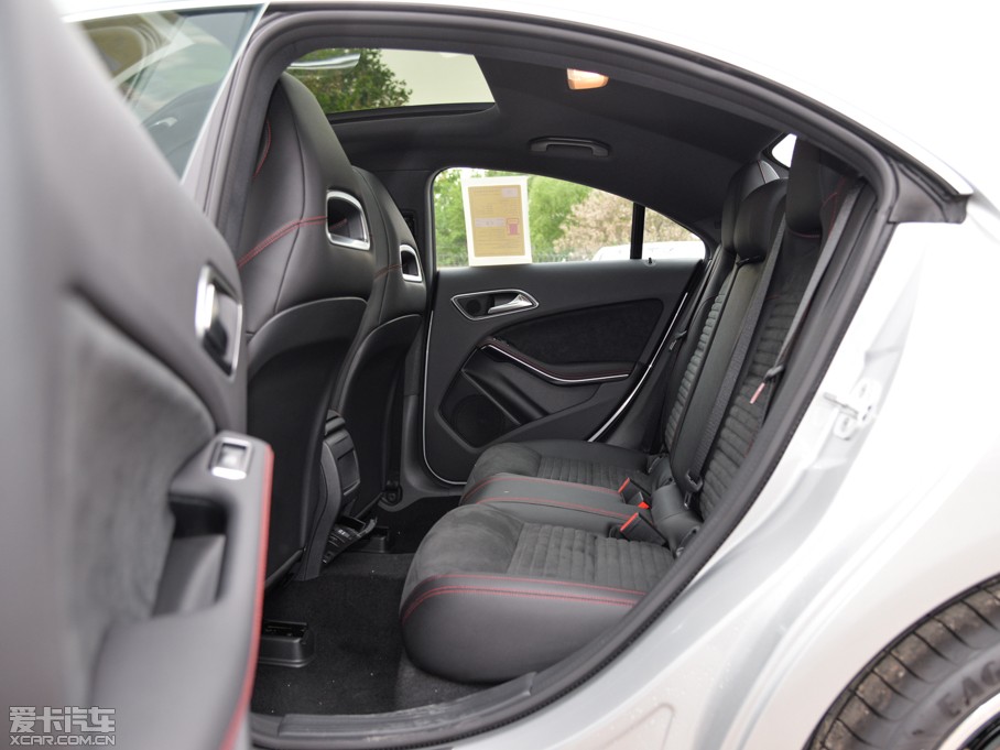 2015YCLA CLA 220 4MATIC