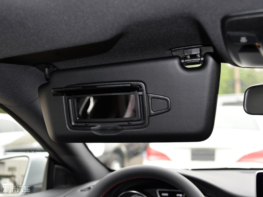 2015YCLA CLA 220 4MATIC