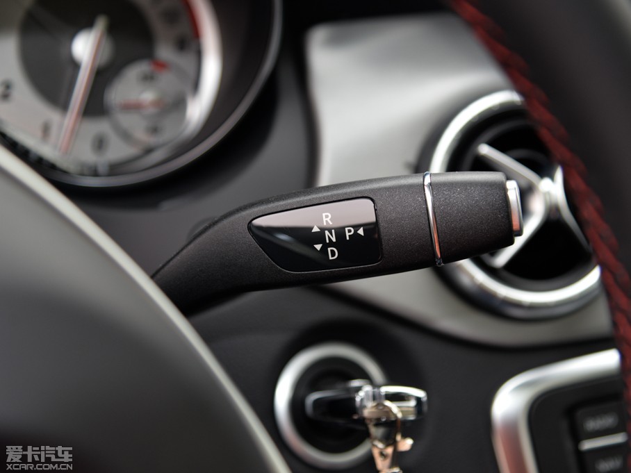 2015YCLA CLA 220 4MATIC