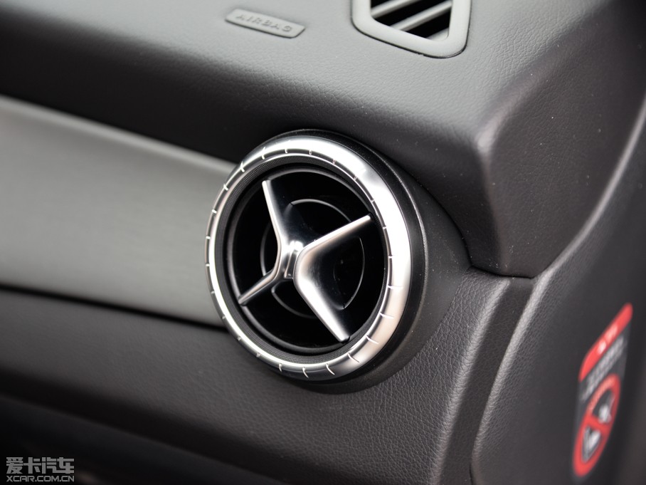 2015YCLA CLA 220 4MATIC