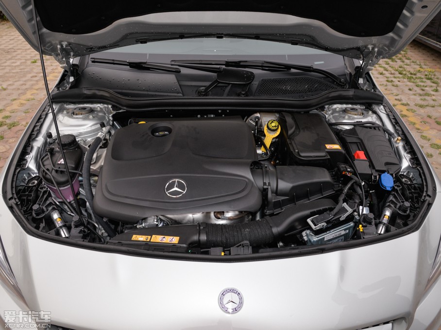 2015YCLA CLA 220 4MATIC