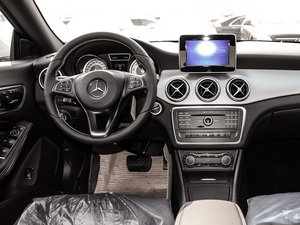 2015��CLA 200 �r���� �п؅^