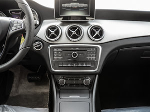 2015��CLA 200 �r���� �п؅^