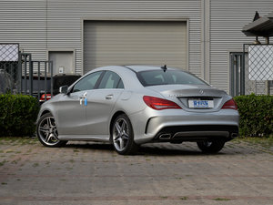 2015款CLA 220 4MATIC 左后45度