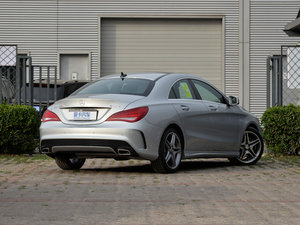 2015款CLA 220 4MATIC 整体外观