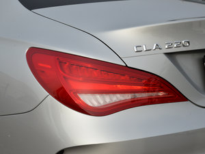 2015CLA 220 4MATIC ^