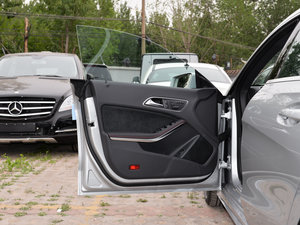 2015CLA 220 4MATIC {λ܇T