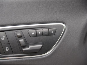 2015��CLA 220 4MATIC ���g����