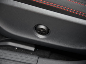 2015��CLA 220 4MATIC ���g����