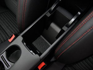 2015��CLA 220 4MATIC ���g����