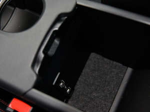 2015��CLA 220 4MATIC ���g����