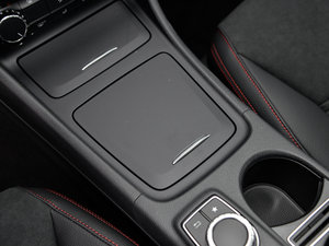 2015��CLA 220 4MATIC ���g����