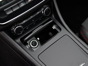 2015��CLA 220 4MATIC ���g����