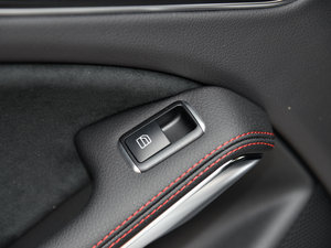 2015��CLA 220 4MATIC ���g����