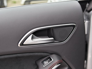 2015��CLA 220 4MATIC ���g����