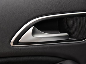 2015��CLA 220 4MATIC ���g����