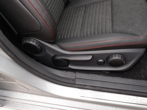 2015��CLA 220 4MATIC ���g����