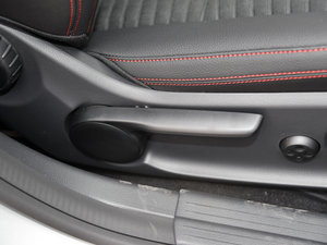 2015��CLA 220 4MATIC ���g����