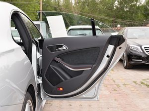 2015��CLA 220 4MATIC ���g����