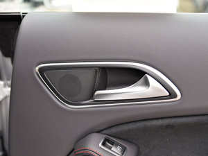 2015��CLA 220 4MATIC ���g����