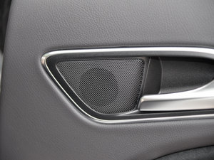 2015��CLA 220 4MATIC ���g����