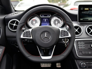 2015款CLA 220 4MATIC 方向盘