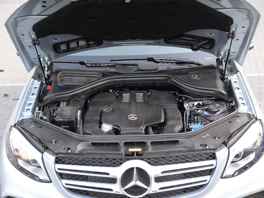 GLE400ʹV63.0L˫ѹ߹ͬΪ245kW333PsֵŤΪ480Nm