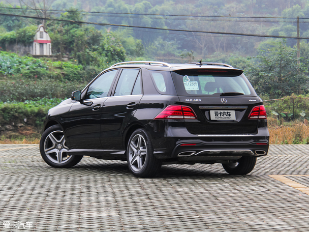 奔馳(進(jìn)口)2015款奔馳GLE級(jí)