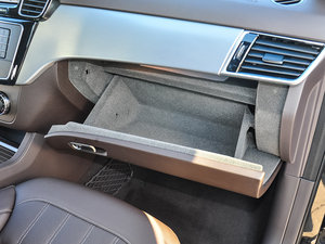 2016款GLE 320 4MATIC 动感型 手套箱