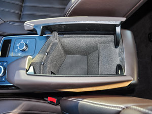 2016款GLE 320 4MATIC 动感型 空间座椅