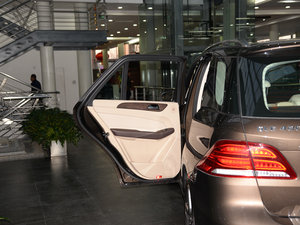 2016款GLE 400 4MATIC 空间座椅