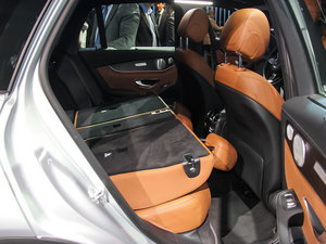 2016款GLC 250d 4MATIC 空间座椅