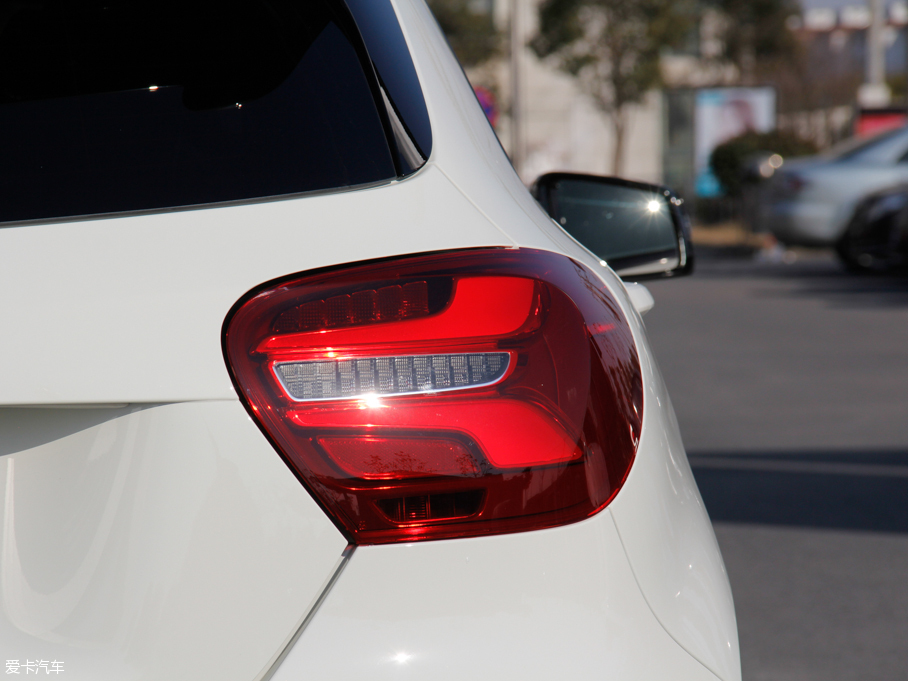 2016YA(M) A 200 ِ