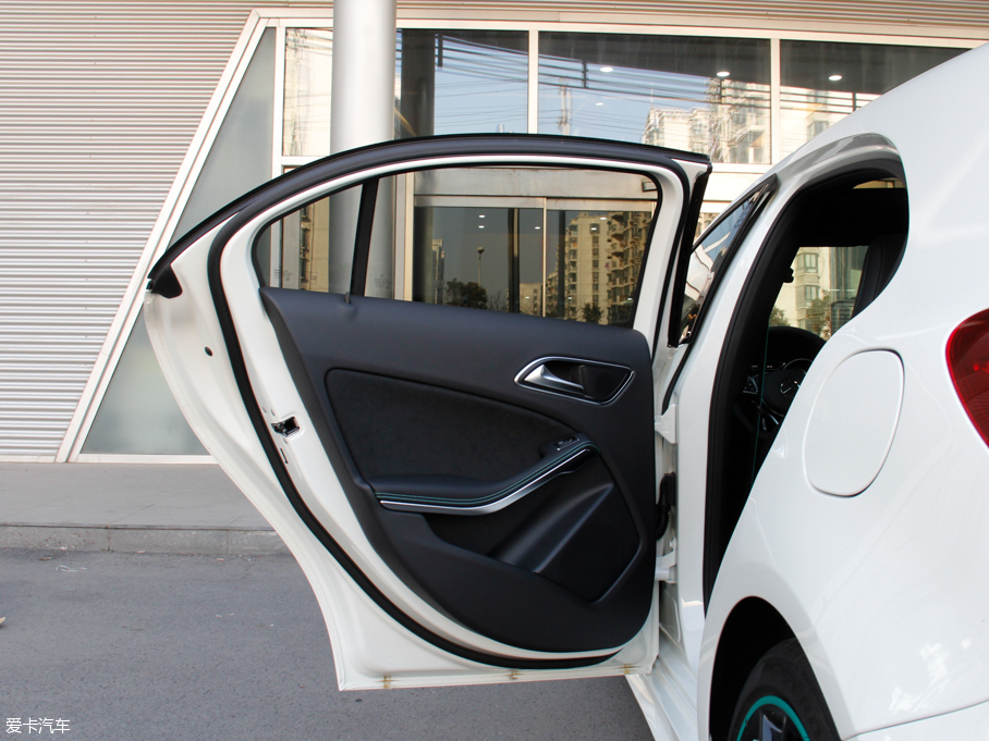 2016YA(M) A 200 ِ