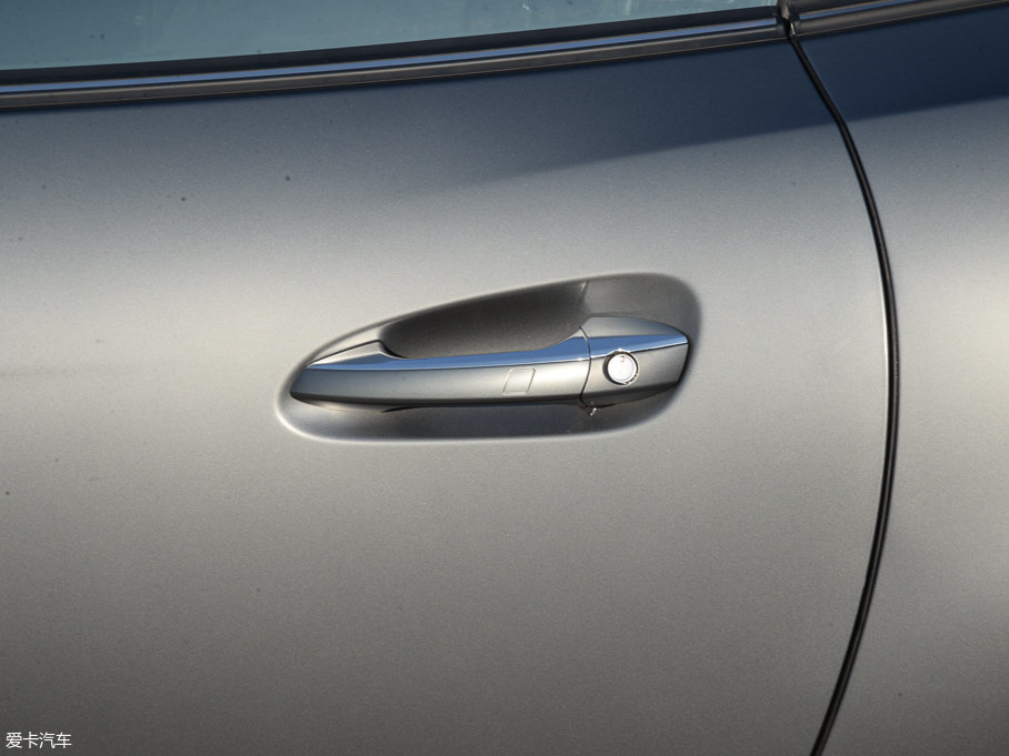 2016YSLC 300 A\(yn)(dng)