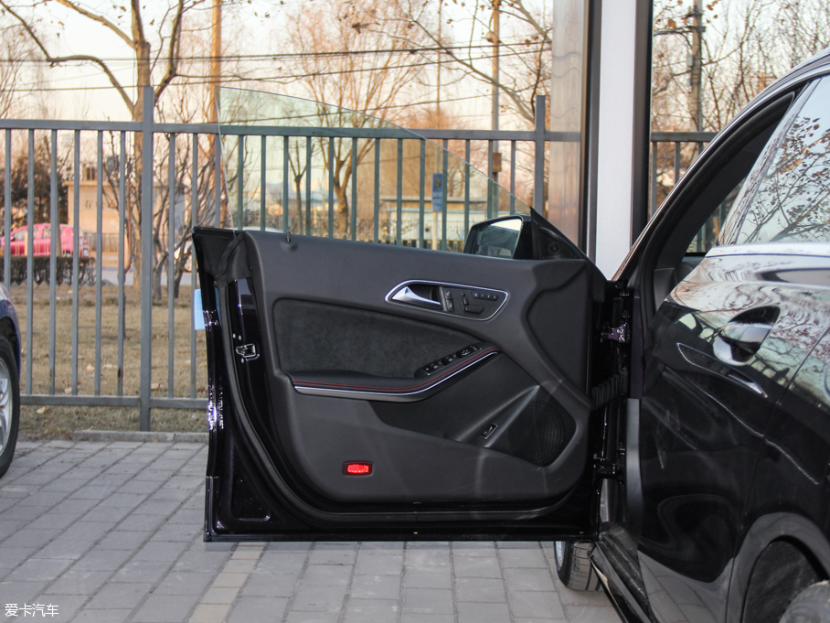 2016YCLA CLA 220 4MATIC