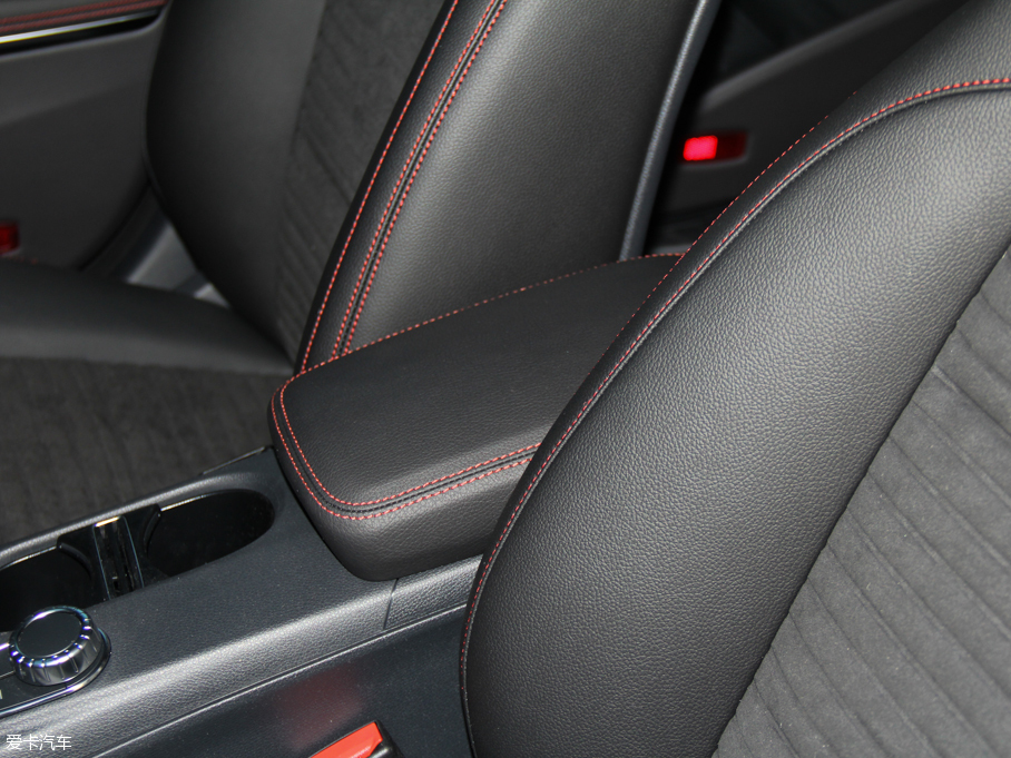 2016YCLA CLA 220 4MATIC