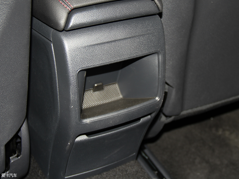 2016YCLA CLA 220 4MATIC