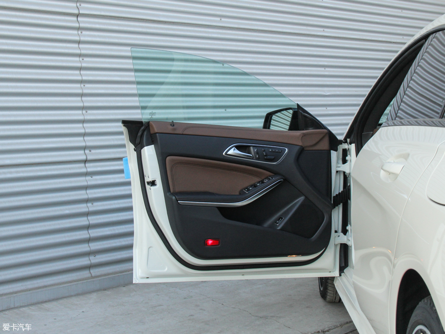 2016YCLA CLA 260 4MATIC