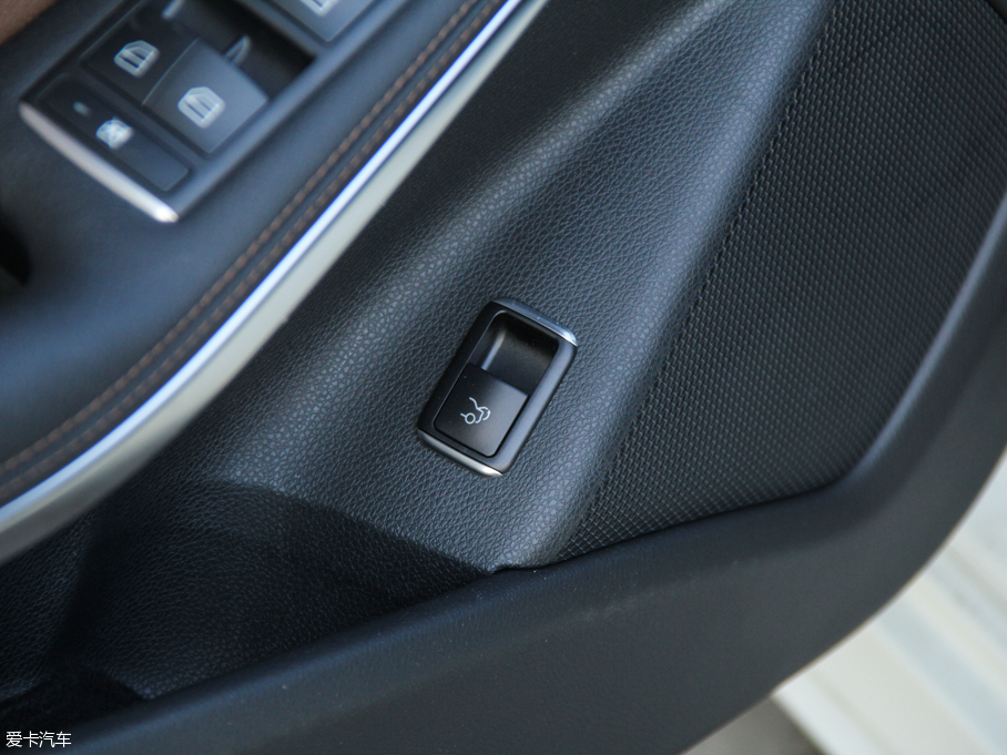 2016YCLA CLA 260 4MATIC