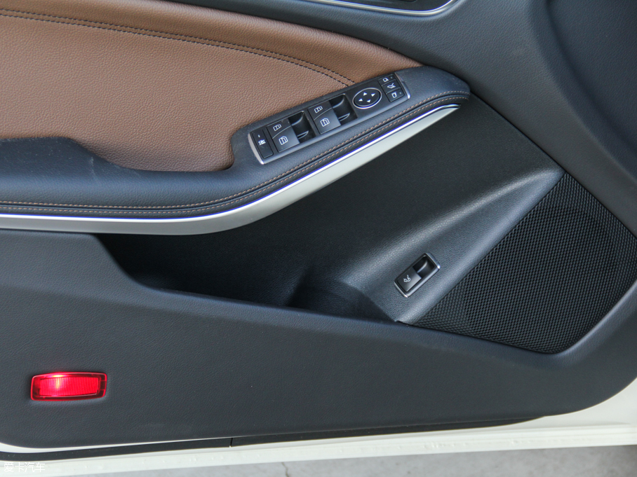 2016YCLA CLA 260 4MATIC