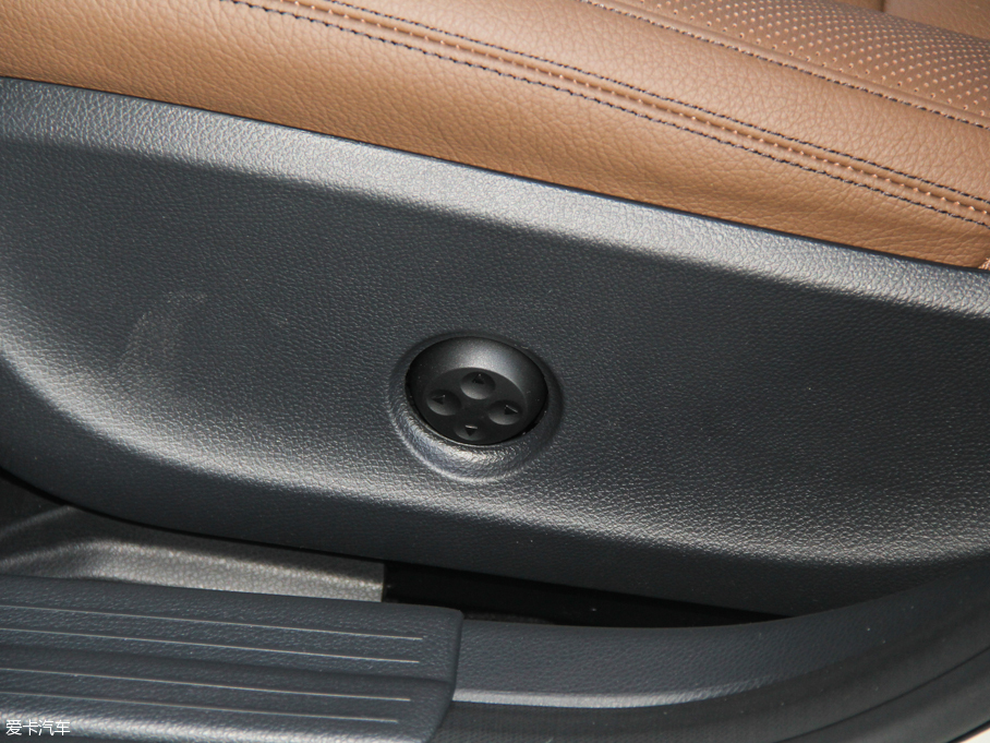 2016YCLA CLA 260 4MATIC