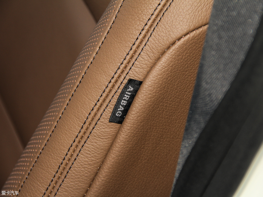 2016YCLA CLA 260 4MATIC